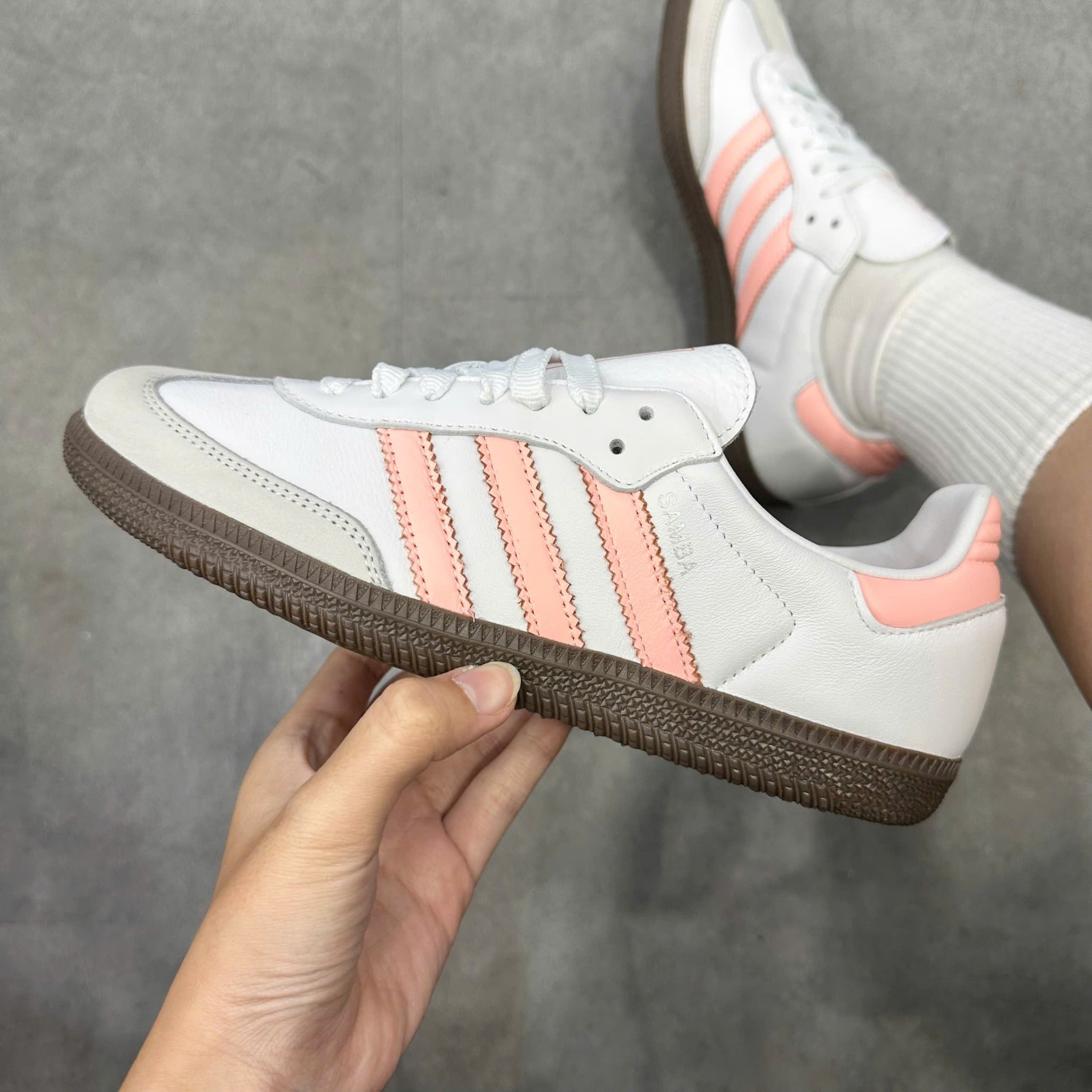  ADIDAS SAMBA OG CLOUD WHITE CLEAR ORANGE SEMI CORAL JH5687 