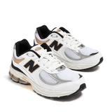  NEW BALANCE 2002R WHITE BLACK GOLD GC2002PS 
