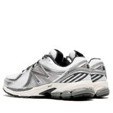  NEW BALANCE 860V2 WHITE SILVER METALLIC M8604KR 