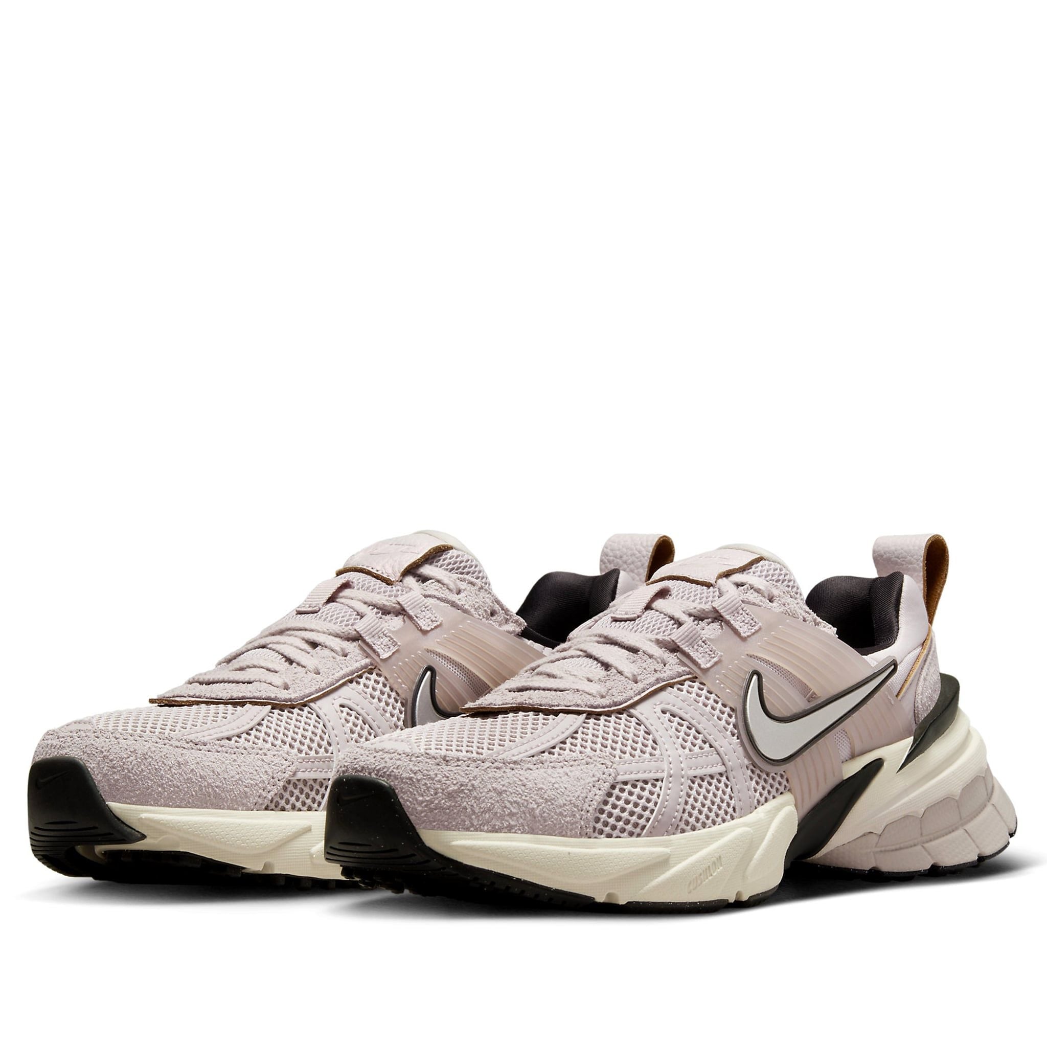  NIKE V2K RUN PLATINUM VIOLET FN6703-001 