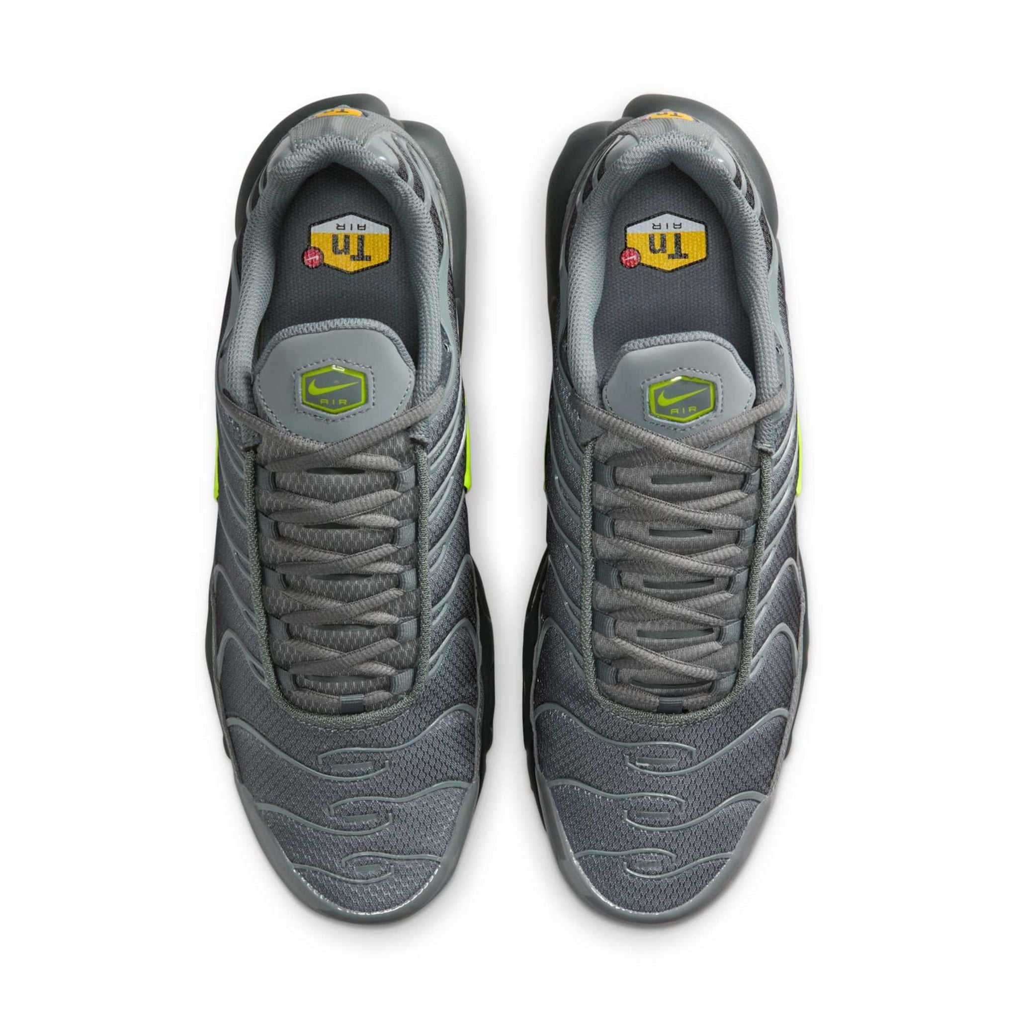  NIKE AIR MAX PLUS SMOKE GREY VOLT DM0032-026 