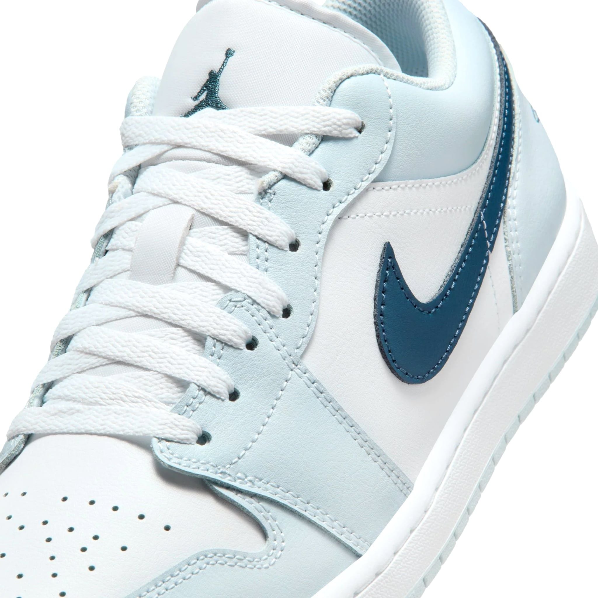  AIR JORDAN 1 LOW AURA SQUADRON BLUE 553558-400 