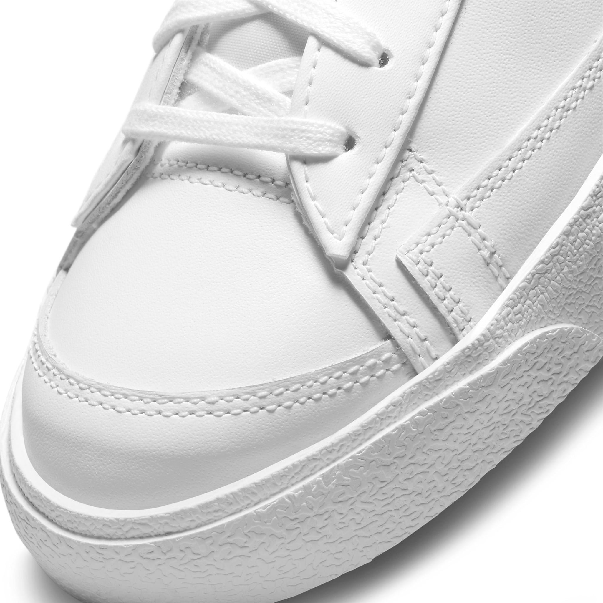  NIKE BLAZER LOW '77 ALL WHITE DC4769-101 