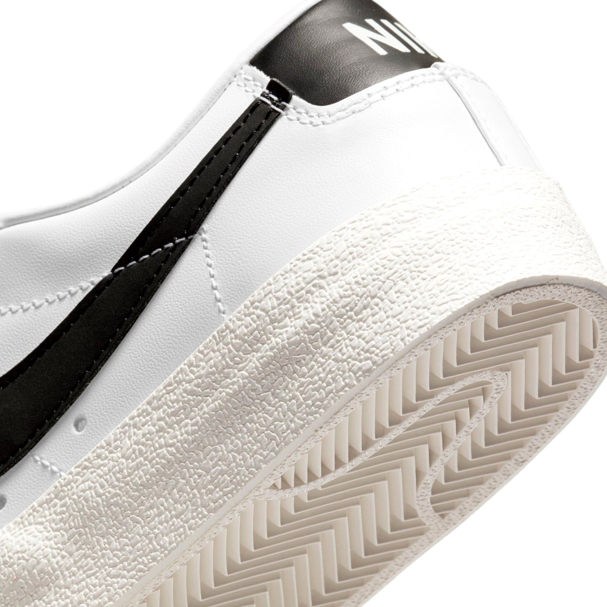  NIKE BLAZER LOW 77 WHITE BLACK DC4769-102 
