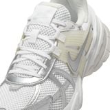  NIKE V2K RUN METALLIC SILVER FD0736-104 