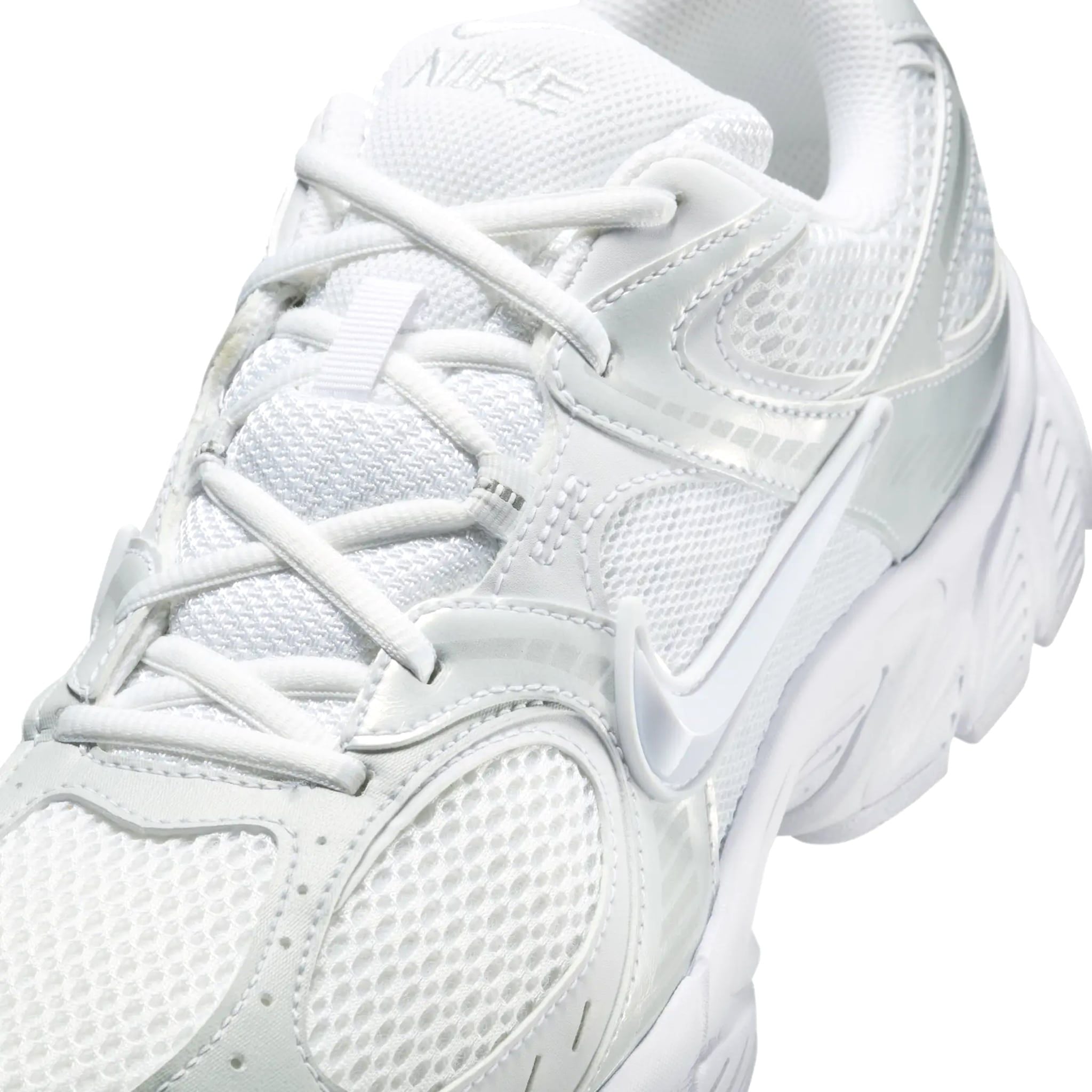  NIKE V5 RNR WHITE BLACK METALLIC SILVER HJ5228-101 
