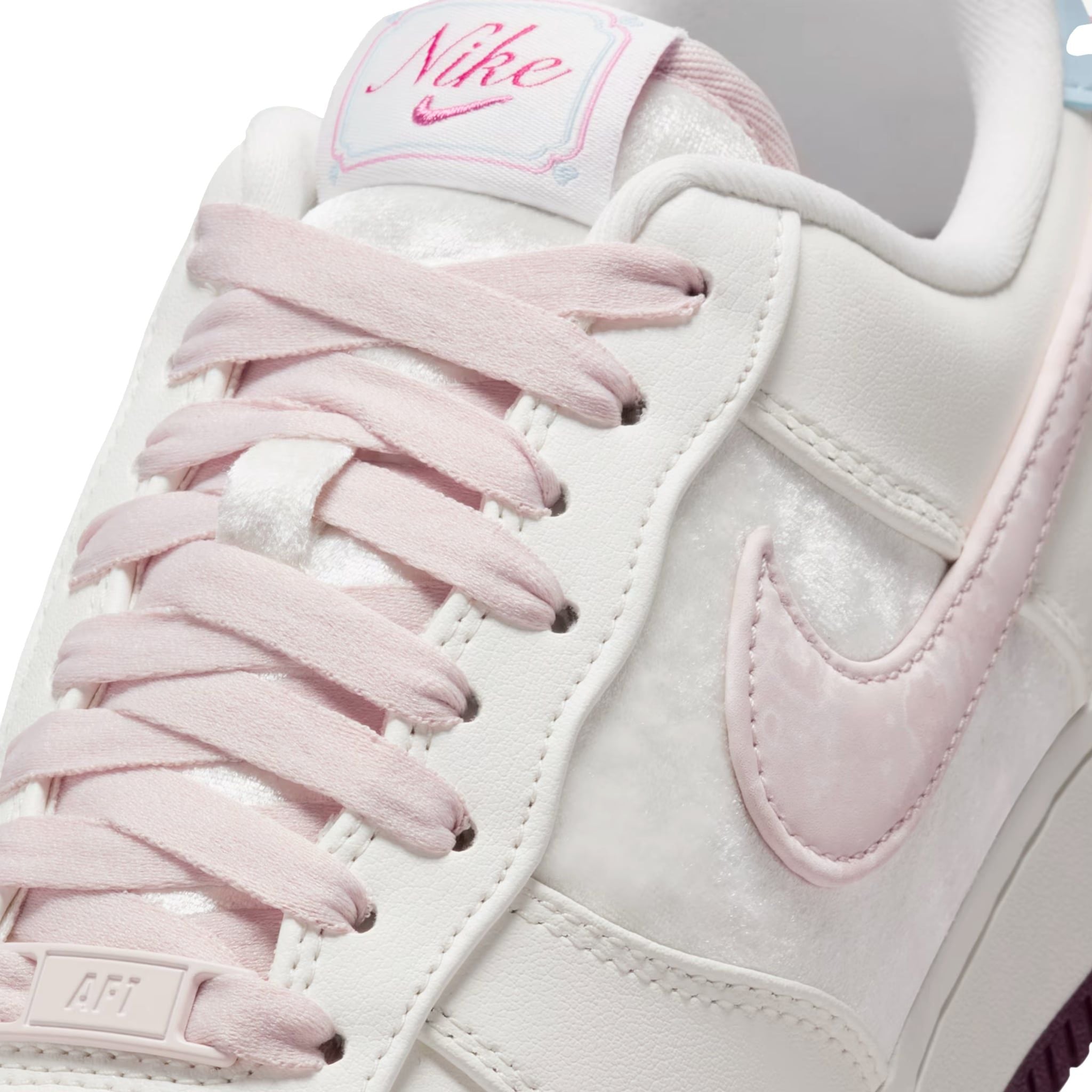  NIKE AIR FORCE 1 LOW VALENTINE'S DAY IQ4937-161 
