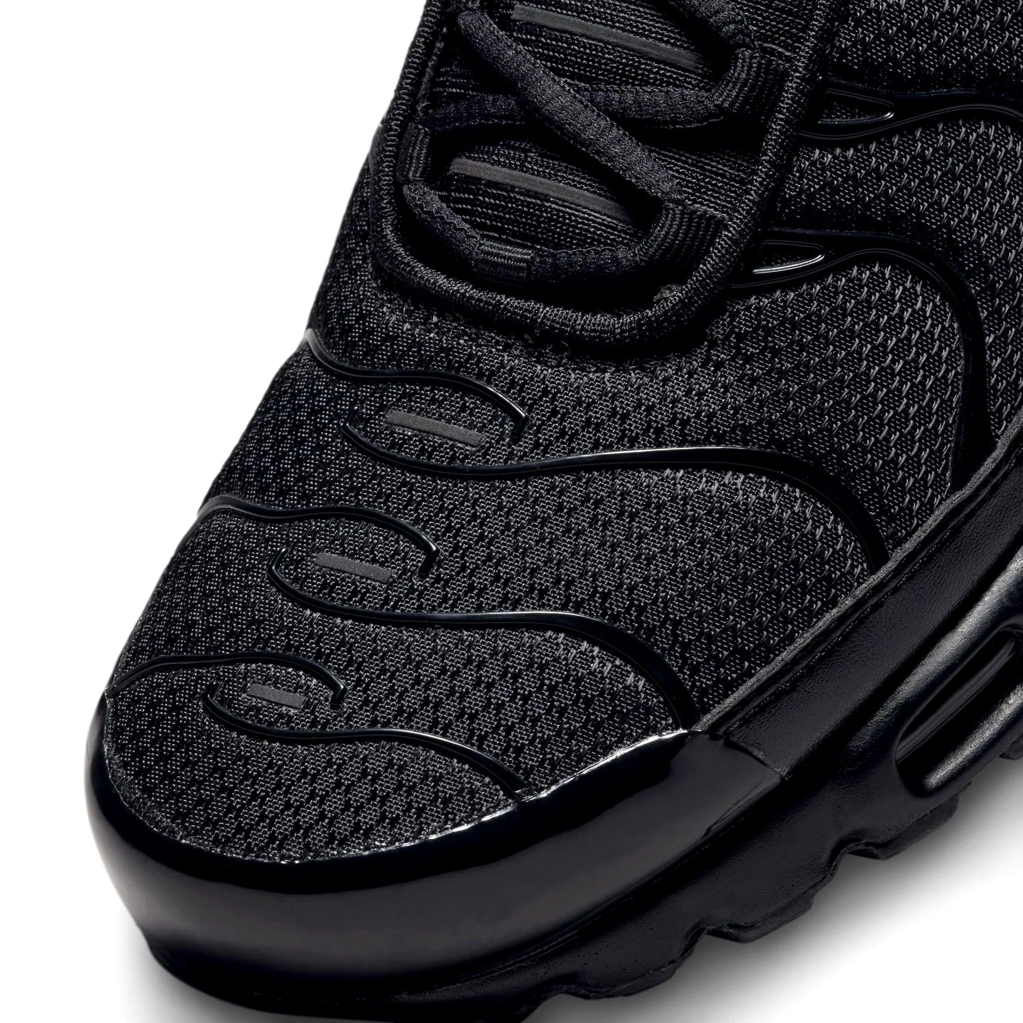  NIKE AIR MAX PLUS TRIPLE BLACK 604133-050 