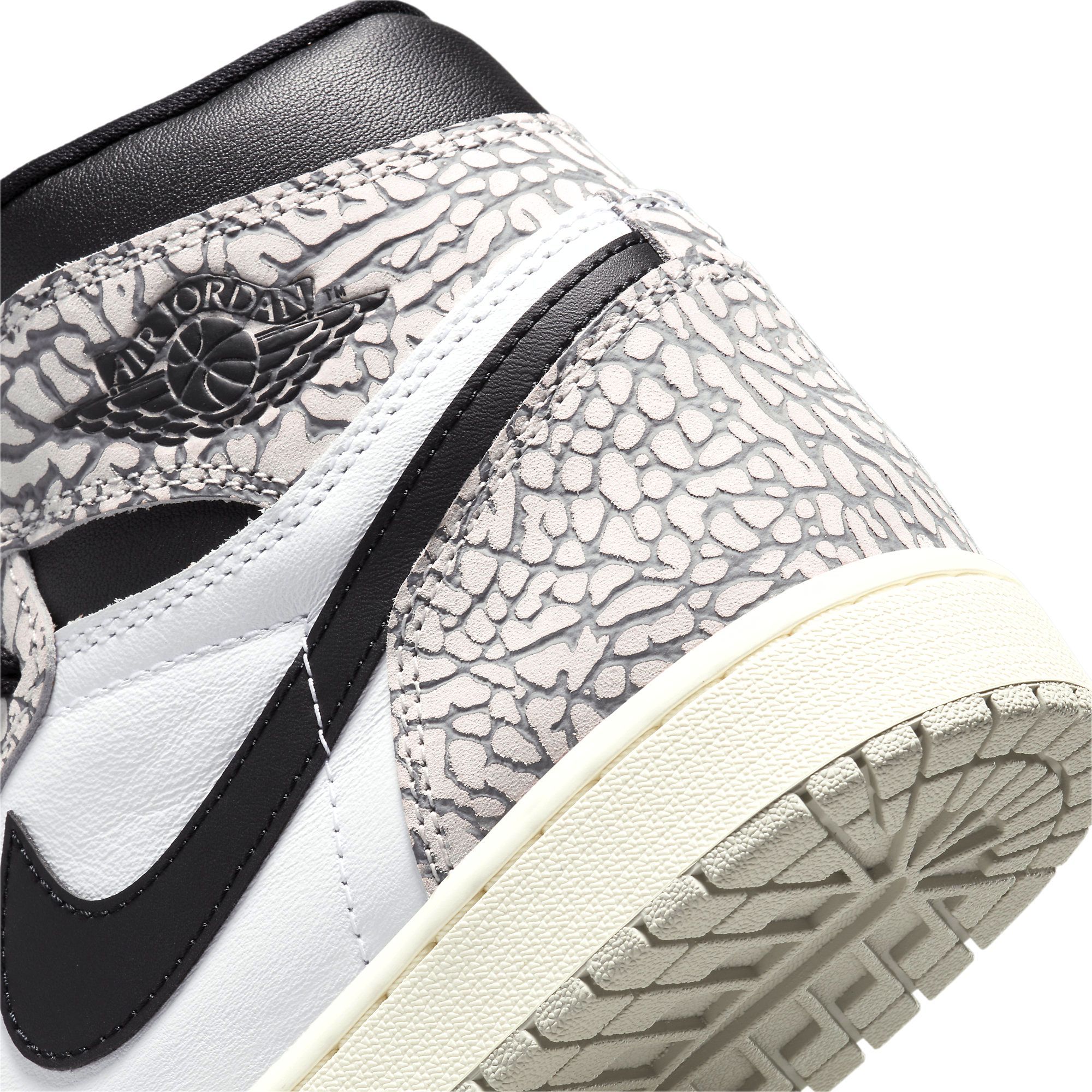  NIKE AIR JORDAN 1 RETRO HIGH OG WHITE CEMENT DZ5485-052 