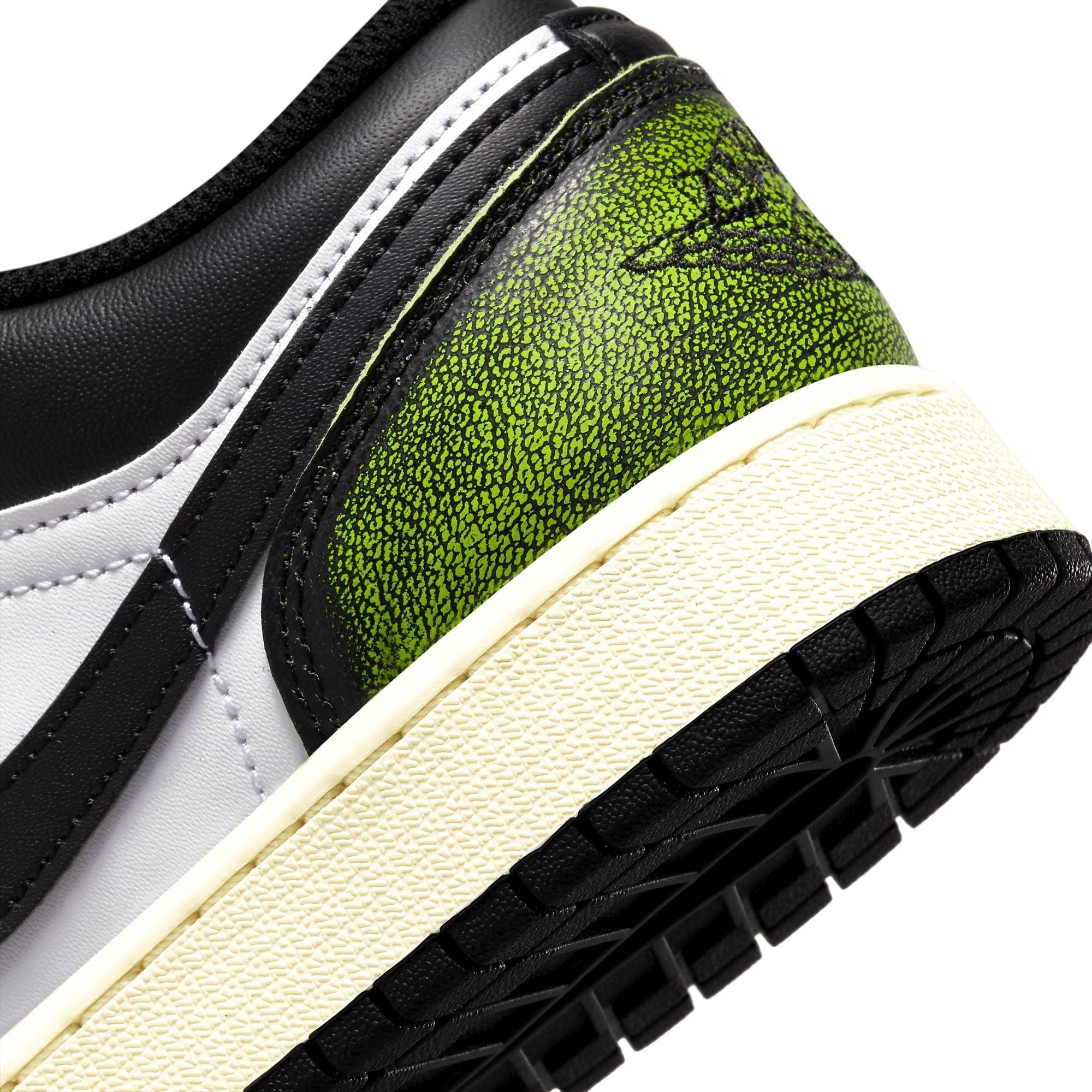  NIKE AIR JORDAN 1 LOW WHITE BLACK GREEN GS DO8244-003 