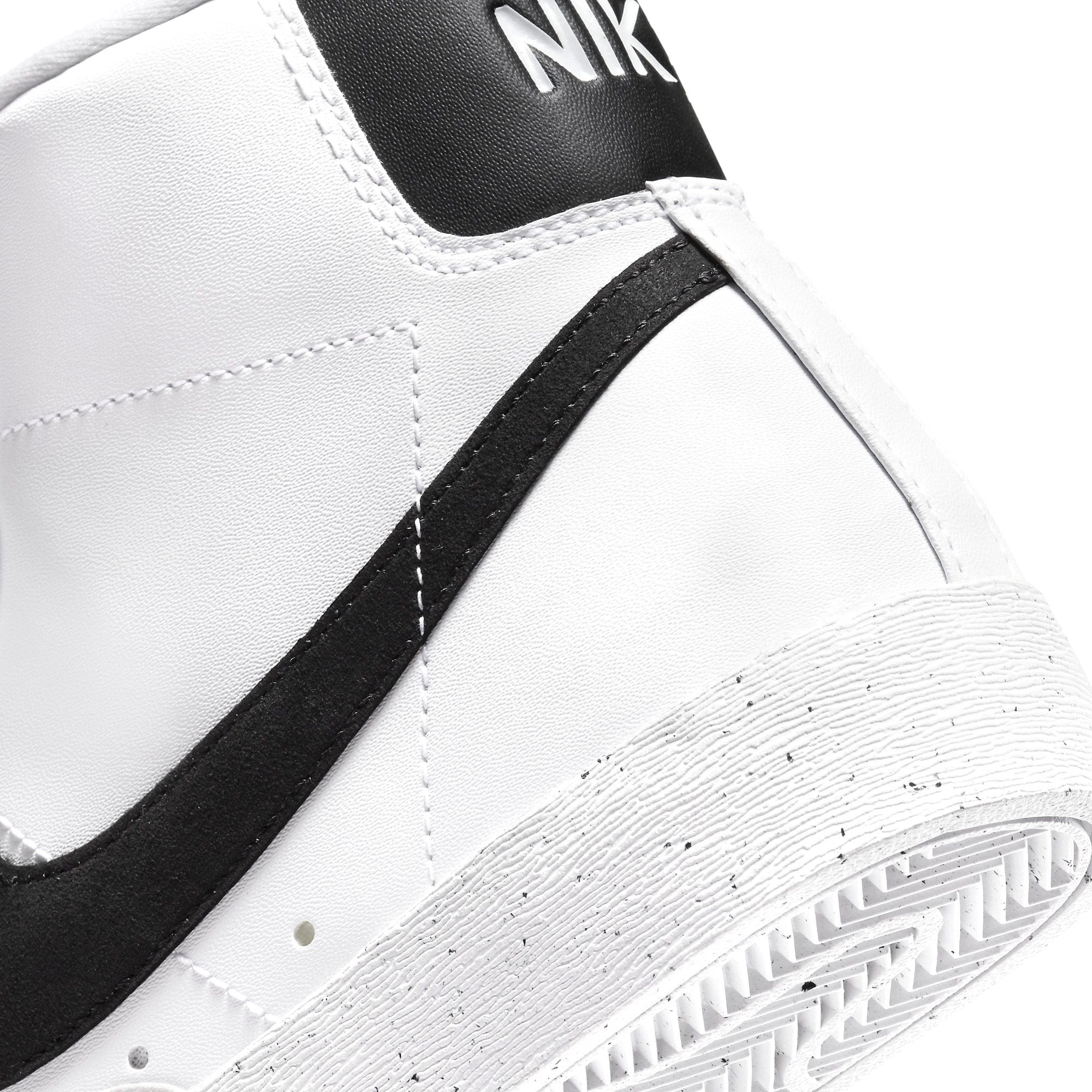  NIKE BLAZER MID 77 NEXT NATURE WHITE BLACK W DO1344-101 