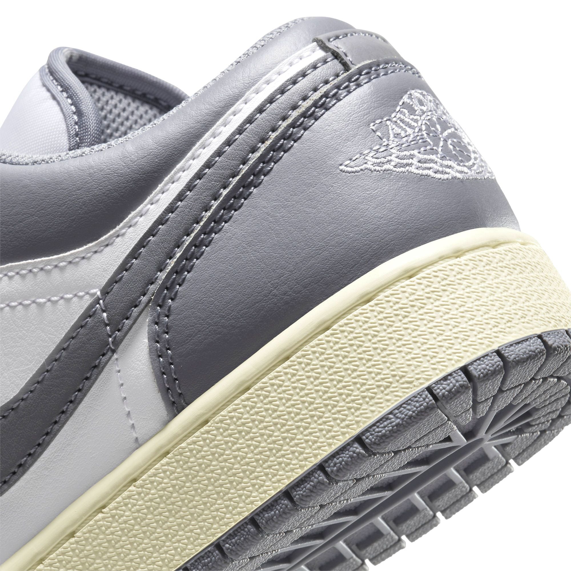  NIKE AIR JORDAN 1 LOW VINTAGE GREY GS 553560-053 