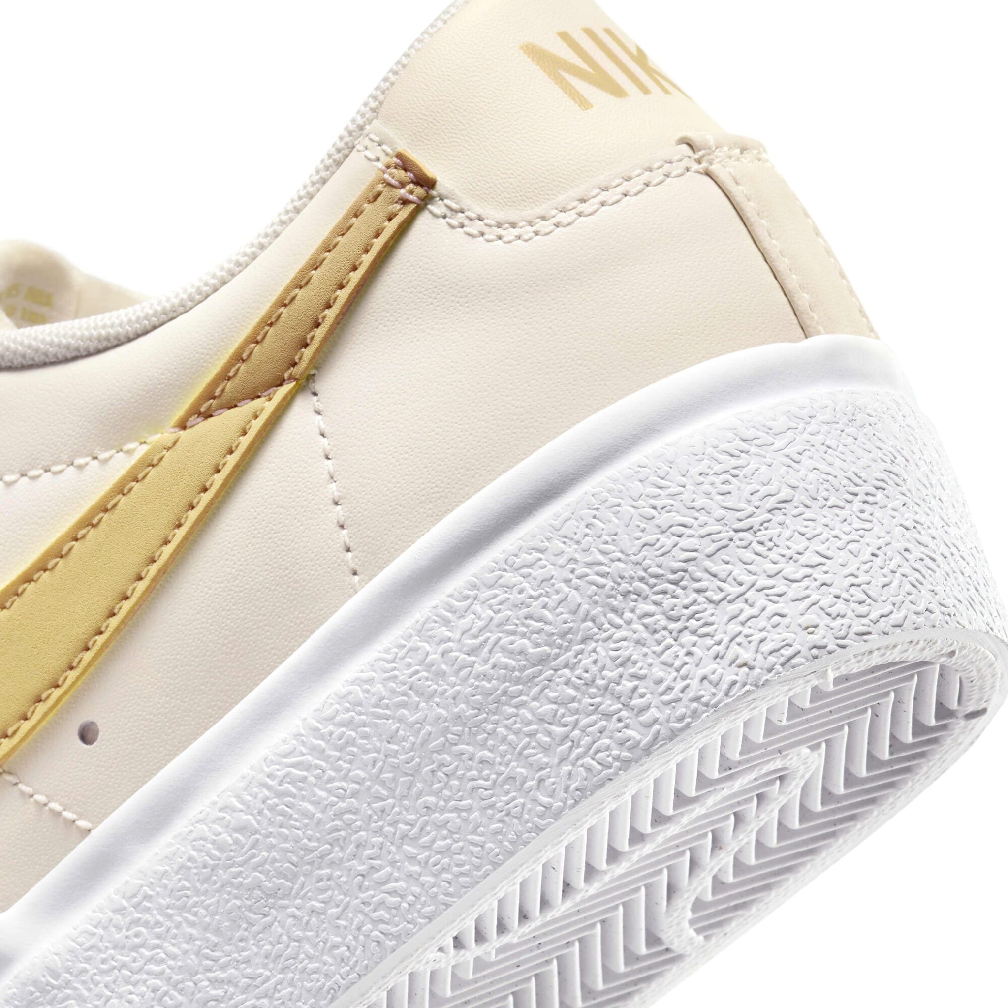  NIKE BLAZER LOW PLATFORM PALE IVOVY WHITE SATURN GOLD DJ0292-113 