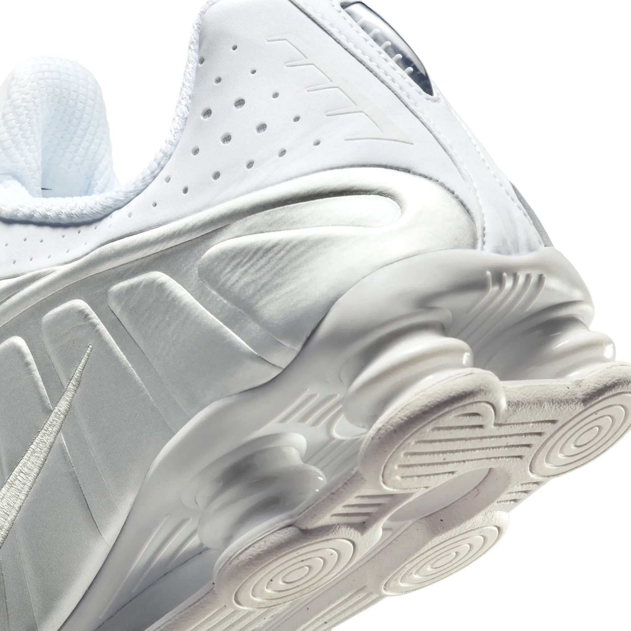  NIKE SHOX R4 WHITE BRIGHT CRIMSON METALLIC SILVER HQ1988-101 