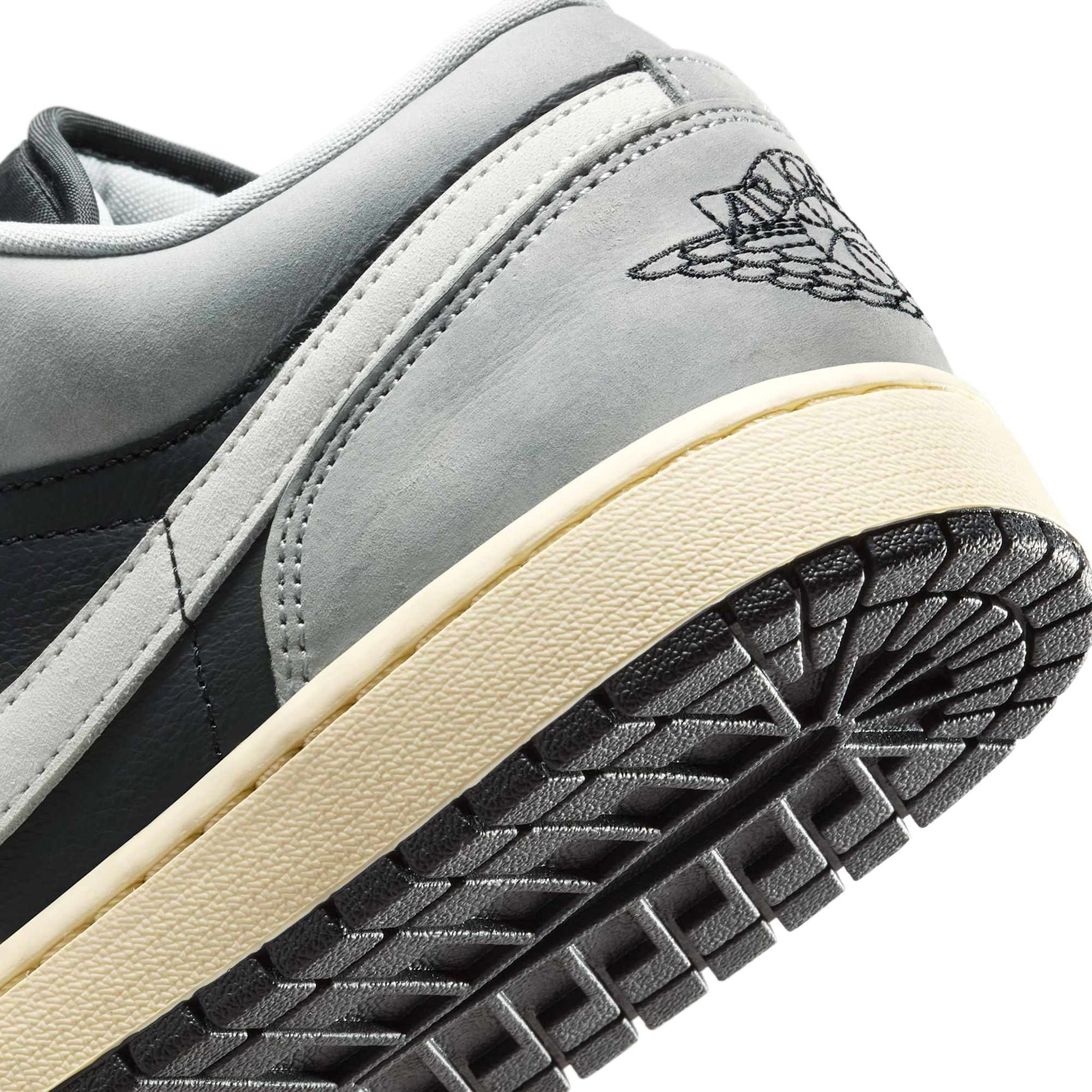  NIKE AIR JORDAN 1 LOW LIGHT SMOKE GREY OFF NOIR HQ2010-012 