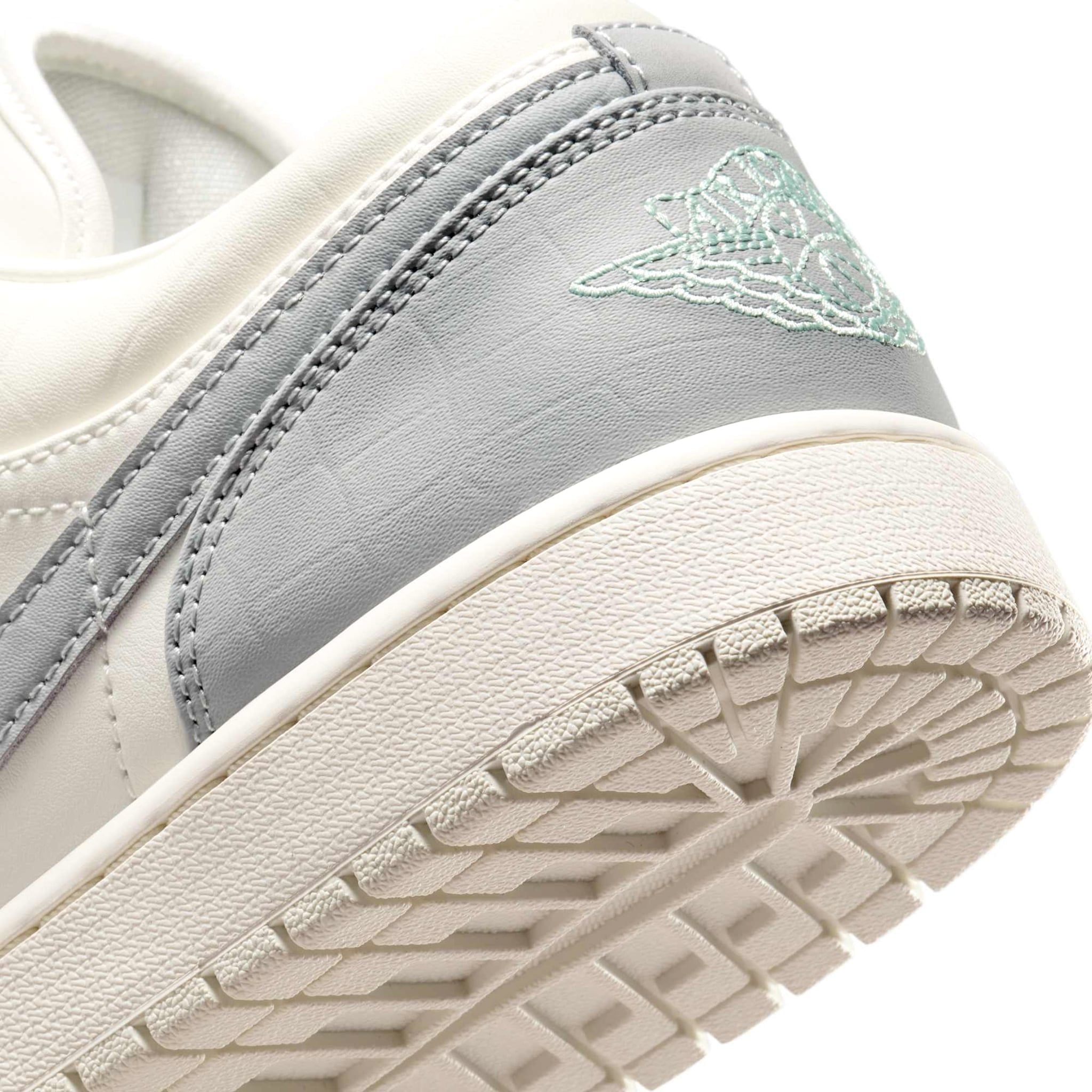  NIKE AIR JORDAN 1 LOW SAIL LIGHT SMOKE GREY MINT FOAM IO2242-101 