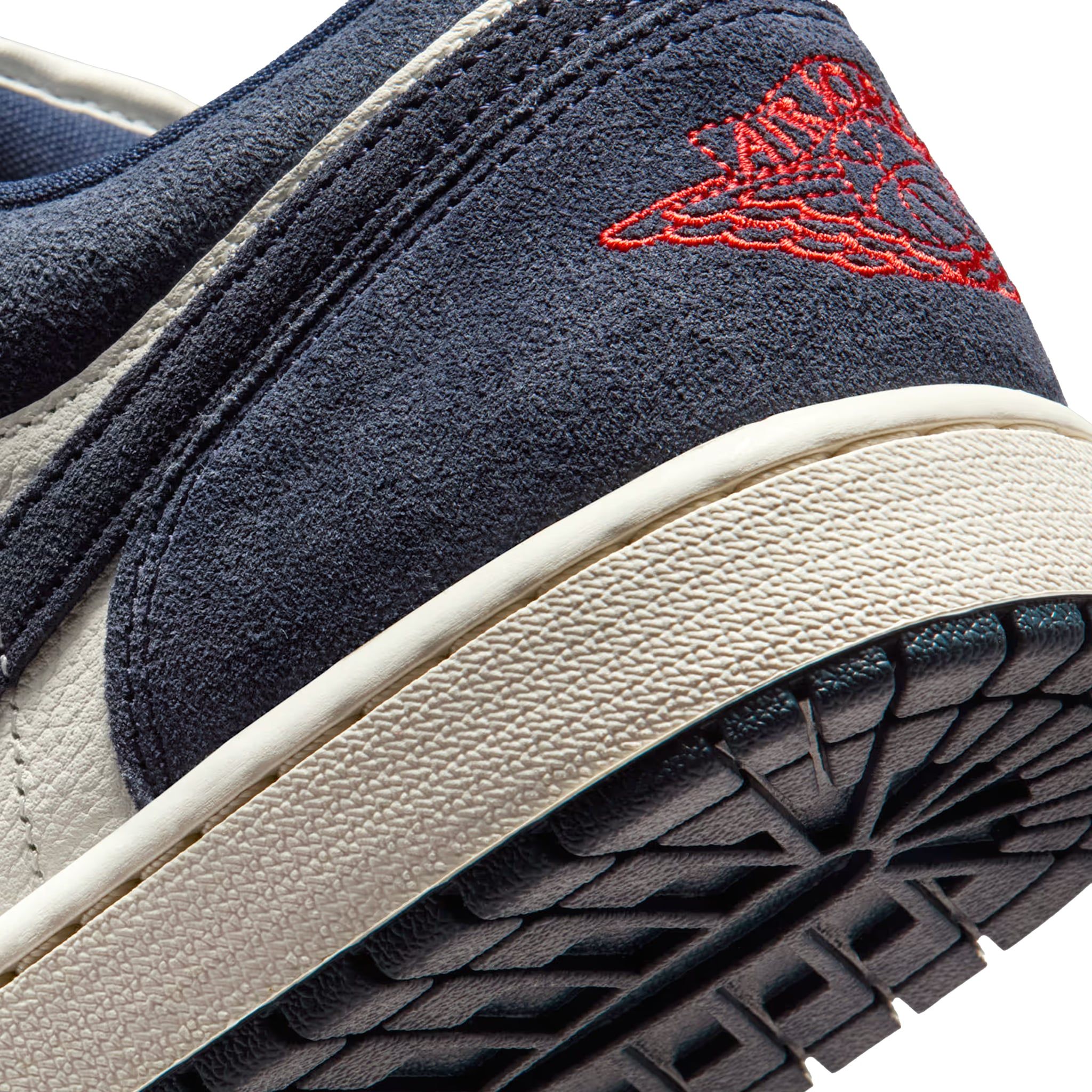  NIKE AIR JORDAN 1 LOW SE OBSIDIAN SUEDE IO7448-400 