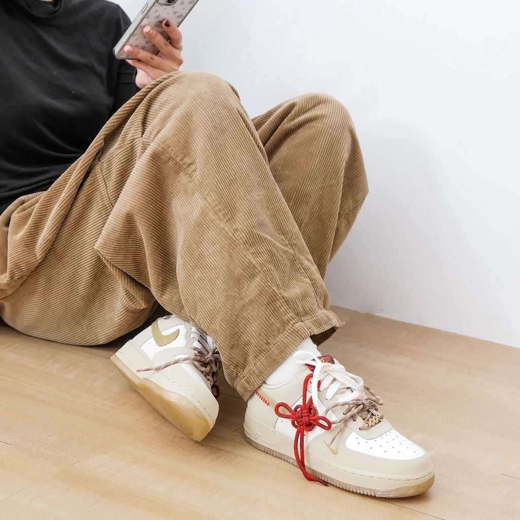  NIKE AIR FORCE 1 LOW YEAR OF THE SNAKE HV5990-172 