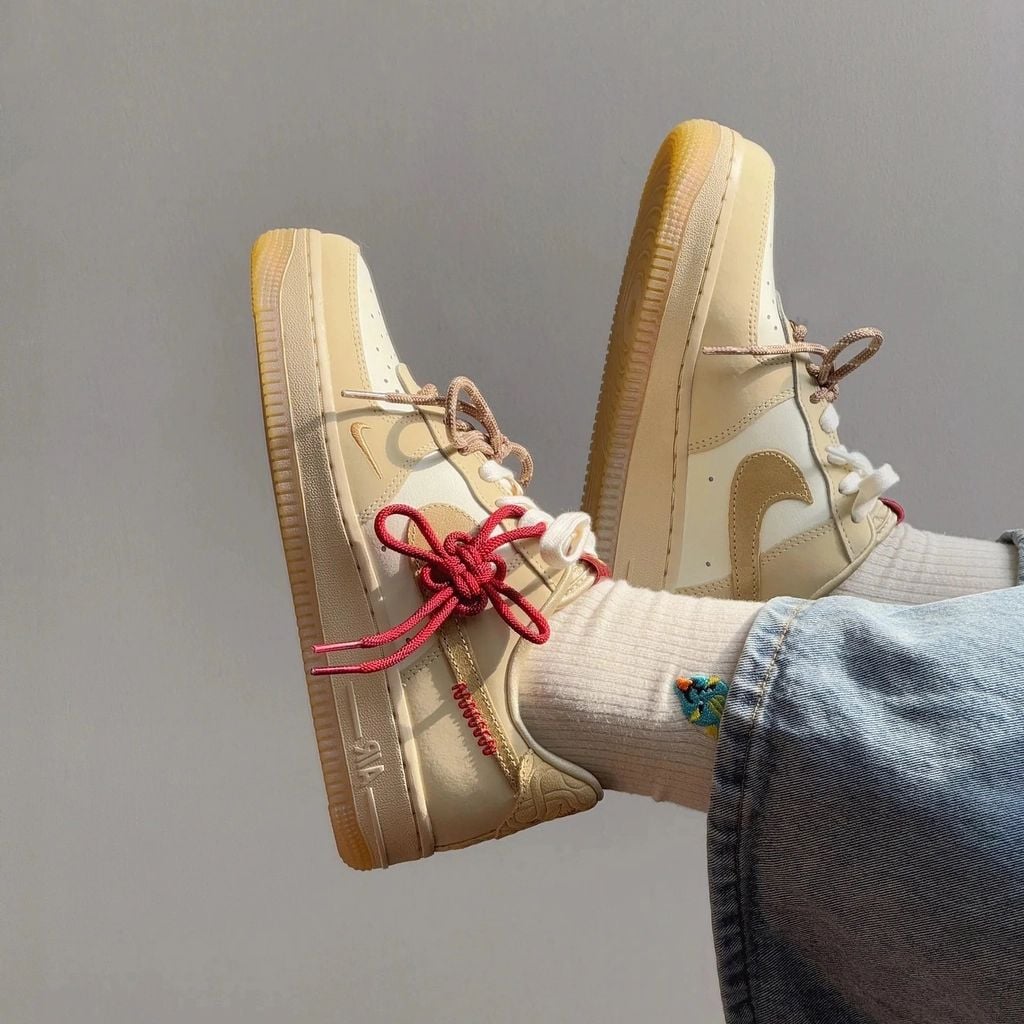  NIKE AIR FORCE 1 LOW YEAR OF THE SNAKE HV5990-172 