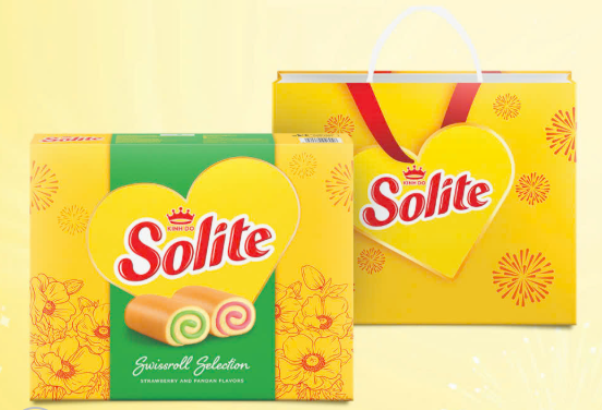  Bánh bông lan cuộn solite kem vị dâu & vị lá dứa 