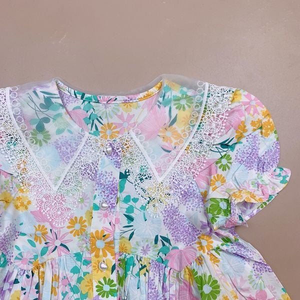 V00029 - Váy thô hoa nhí cổ peterpan đính ren trắng 2 màu size 90-160