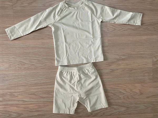 DB00002 - Bộ bơi trơn nhiều màu dài tay chống nắng cho bé size 110-150 (1 số thay tag)