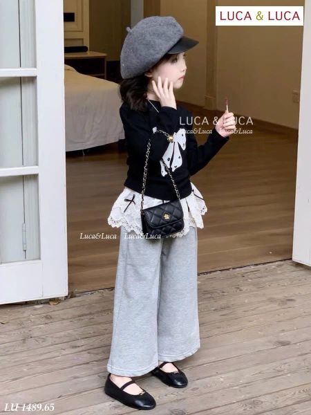 LU 1489 - Set bộ Luca áo nơ đen + quần ghi ống suông bé gái size 2-12y