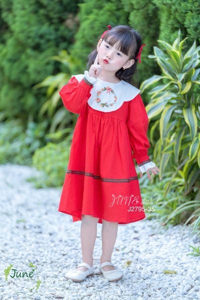 J2795 - Váy June màu đỏ cổ trắng thêu vòng nguyệt quế noel size 1-10y