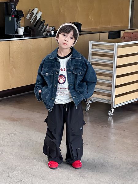 25F132 - Áo khoác jean mềm AMBB màu xanh đậm cho bé size 120-170