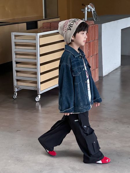 25F132 - Áo khoác jean mềm AMBB màu xanh đậm cho bé size 120-170