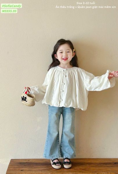 M5555 - Set Mia Kids áo thô trắng hoa nổi - quần jean xanh ống loe size 2 - 12y