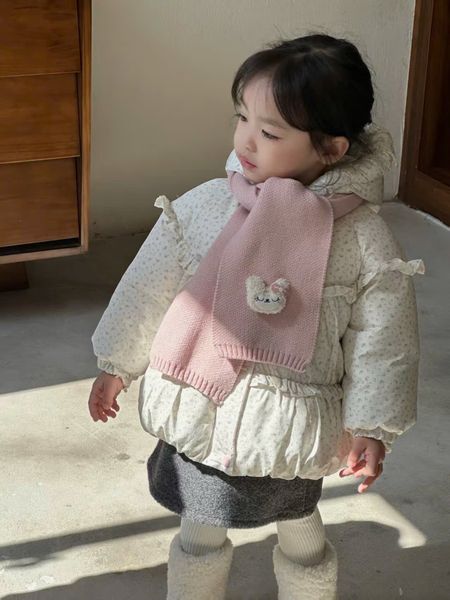 1809 - Áo khoác phao hoa nhí kèm khăn 2 màu cho bé gái size 90-130