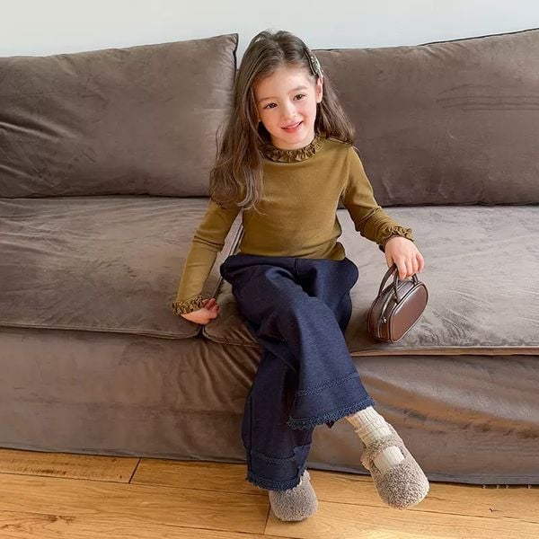 25G038 - Áo thun bé gái chất cotton cổ bèo 3D, chất liệu 47.6% cotton, 47,8% rayon (viscose), 4.6% spandex size 90-170, NSX Huzhou Zhili Kujun Clothing Co., Ltd