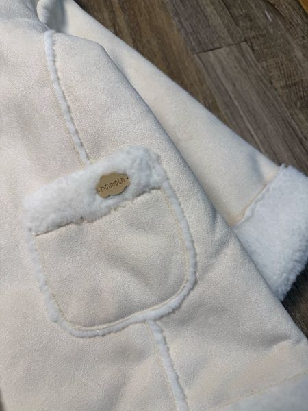 AK60 - Áo khoác da lộn MM màu kem cho bé size 90-120