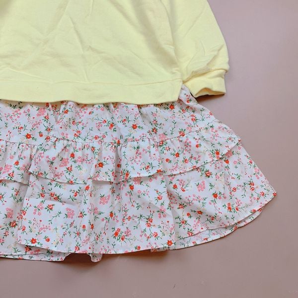V00139 - Váy da cá màu vàng phối cổ và chân hoa nhí đỏ size 110 - 140