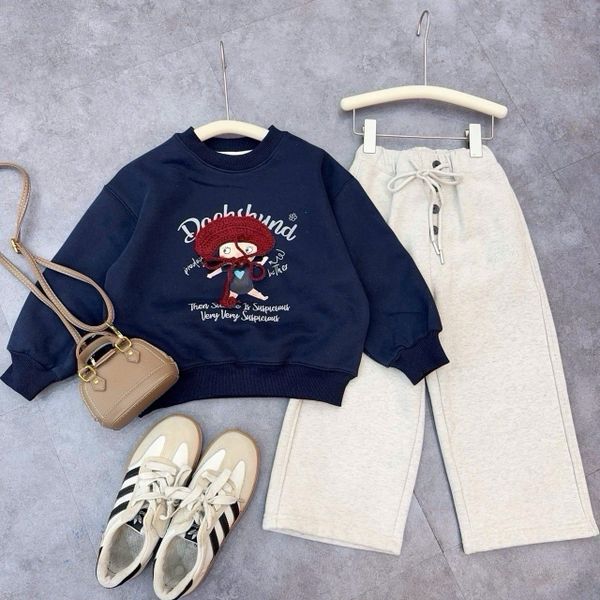 25207 - Áo nỉ cô gái đội mũ len 2 màu cho bé size 120-160