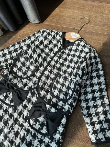 V00169 - Set áo khoác + váy dạ tweed họa tiết gingham trắng đen size 1 - 10y