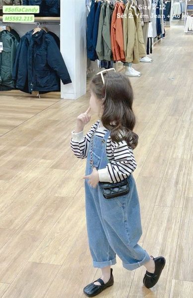 M5582 - Set Mia Kids áo thun kẻ trắng đen - quần yếm jean xanh size 2 - 12y