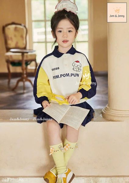 JJ 1292 - Bộ Jam & Jenny áo polo phối tay in chữ Pompompurin + chân váy size 2-12y