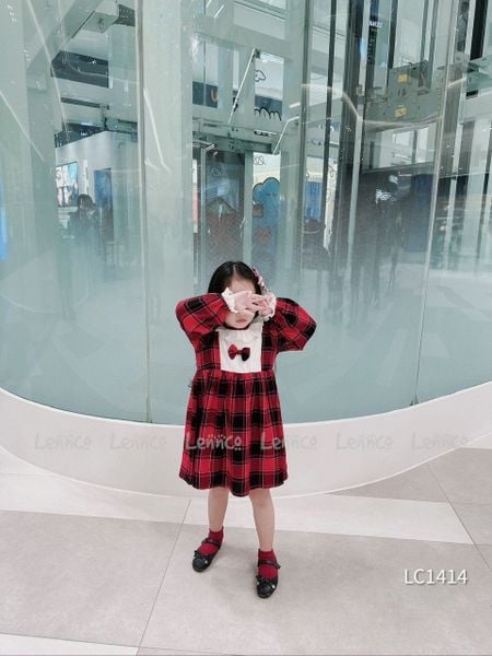 V00089 - Váy thô caro đỏ đen phối cổ trắng đính nơ BG size 1 - 10y