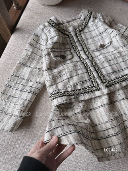 V00165 - Set áo khoác + chân váy dạ tweed kem phối đen size 1 - 10y