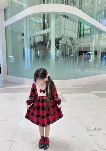 V00089 - Váy thô caro đỏ đen phối cổ trắng đính nơ BG size 1 - 10y