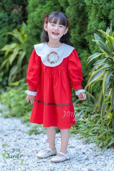 J2795 - Váy June màu đỏ cổ trắng thêu vòng nguyệt quế noel size 1-10y