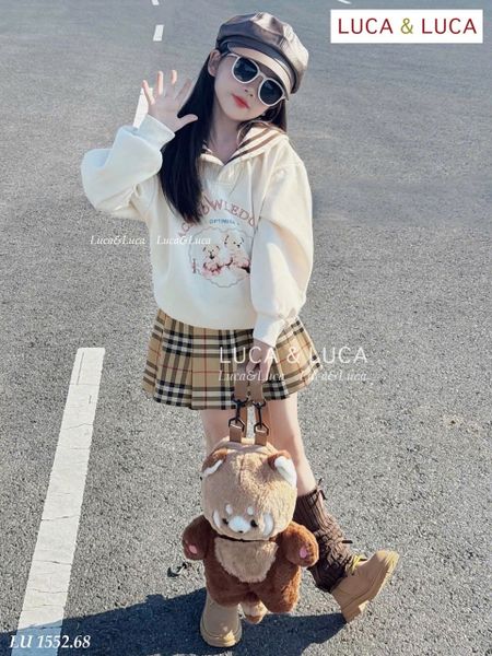LU 1552 - Bộ nỉ Luca áo in gấu + chân váy xếp ly kẻ cho bé size 2-12y