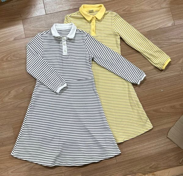 V00098 - Váy 2 màu kẻ cho bé gái size 130-150 (form to)