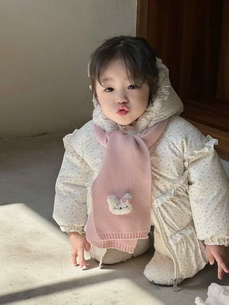 1809 - Áo khoác phao hoa nhí kèm khăn 2 màu cho bé gái size 90-130