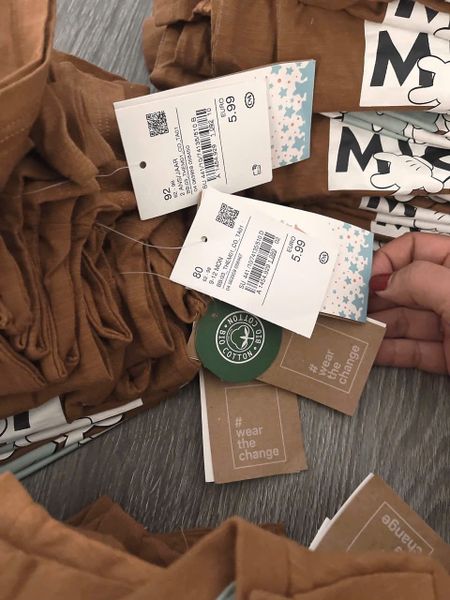 ABT81 - Áo cotton C & A màu nâu họa tiết Mickey bé trai size 3m-3y