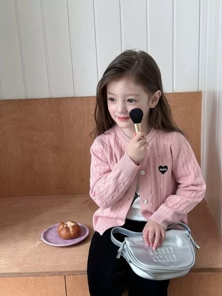 24Y159 - Cardigan len AMBB ngực thêu tim MORE nhiều màu cho bé size 90 - 170