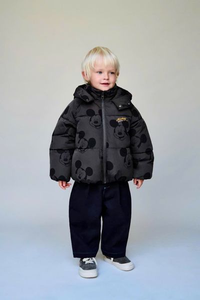 AK01 - Áo khoác phao màu ghi đen Mickey in tràn bé trai size 1-6y