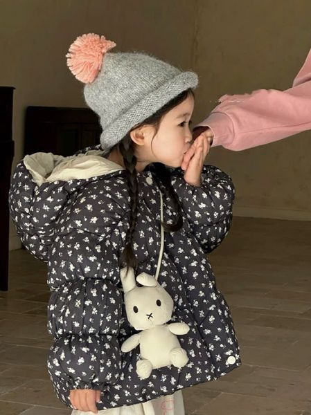 B172 - Áo khoác phao hoa đen cho bé size 90-130